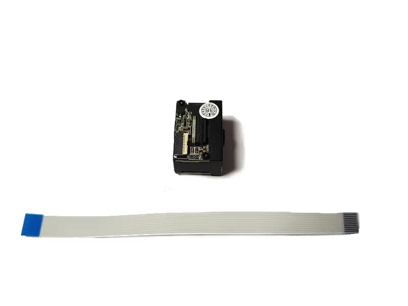 Kleines Kamera Modul mit Flachbandkabel auf Weiß