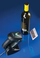 Kabelgebundener Barcode-Scanner mit Flasche und Etikett