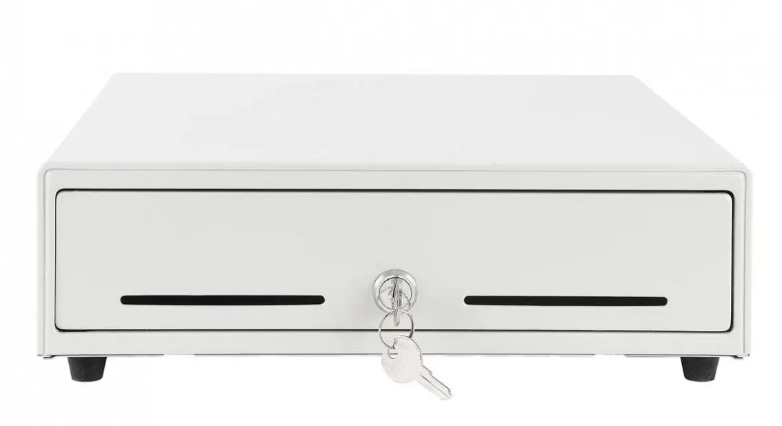 Frontansicht einer weißen Kassenschublade mit Schloss