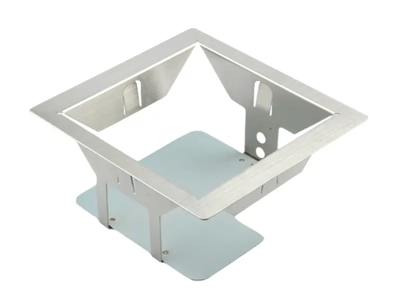 Quadratischer Einbaurahmen aus Edelstahl