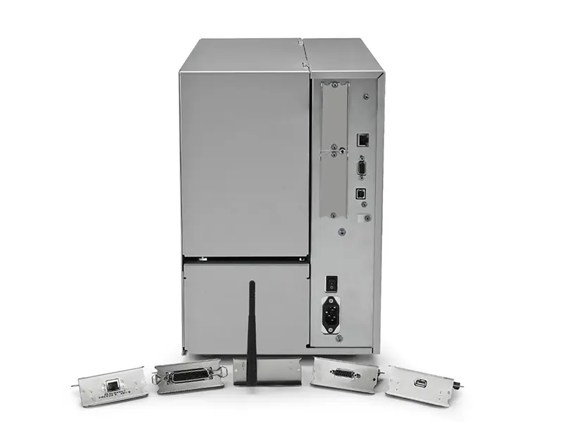 Rückseite eines Industriecomputers mit Schnittstellenmodulen